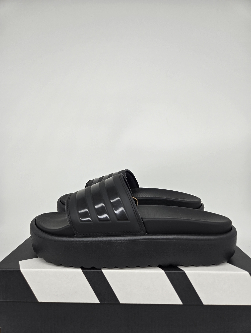 adidas Women's Adilette Platform Slide 'Triple Black' HQ6179 Shoes Size 7 New